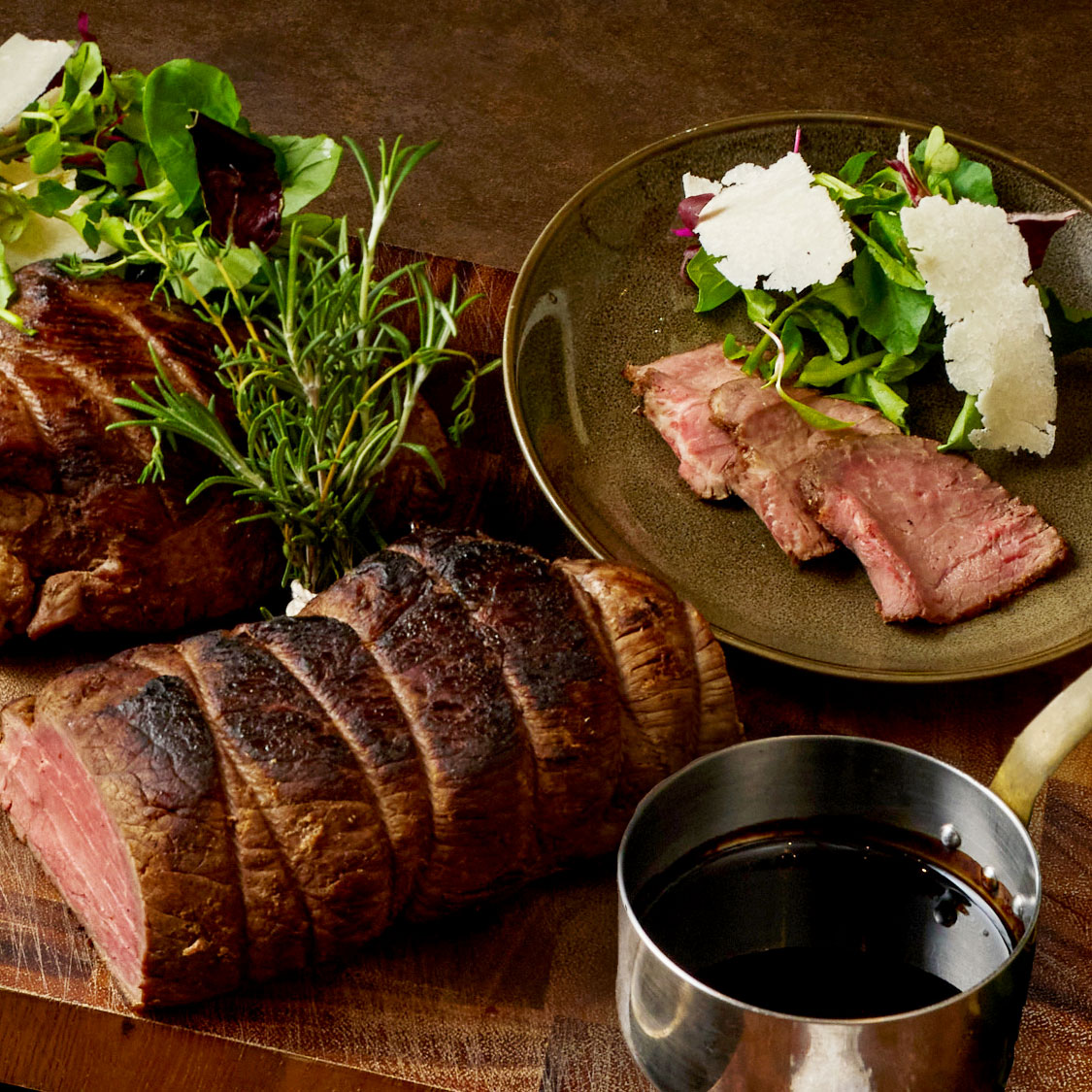 【3月】ローストビーフのタリアータ 苺のソース